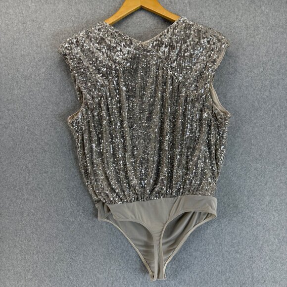 Express Womens Gold Silver Sequin Body Suit V-Neck Short Sleeve Date Size Medium - Picture 6 of 16